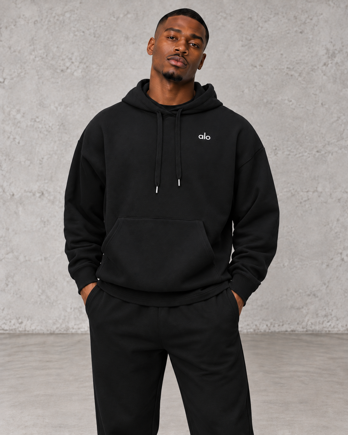 Alo Yoga black Accolade hoodie – Grind & Garms model