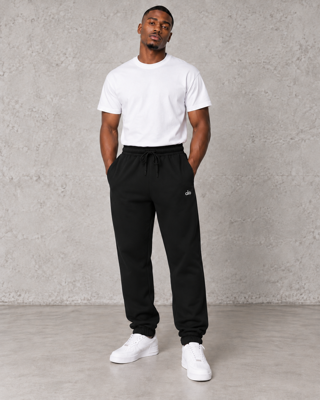 Alo Yoga black Accolade cuffed joggers – Grind & Garms model